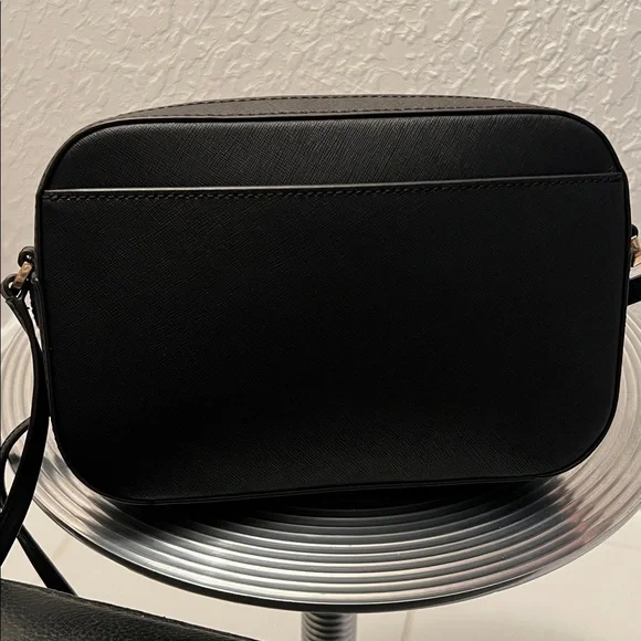 MICHAEL KORS BLACK JET SETTER CROSSBODY BAG with FRONT ZIP COMPARTMENT AND CHAIN - Picture 6 of 11